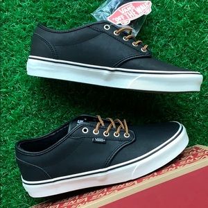 VANS MEN’S ATWOOD LEATHER BLACK/MARSHMALLOW
(Leather)Bick/Mrshmllow
VN0A327L68X